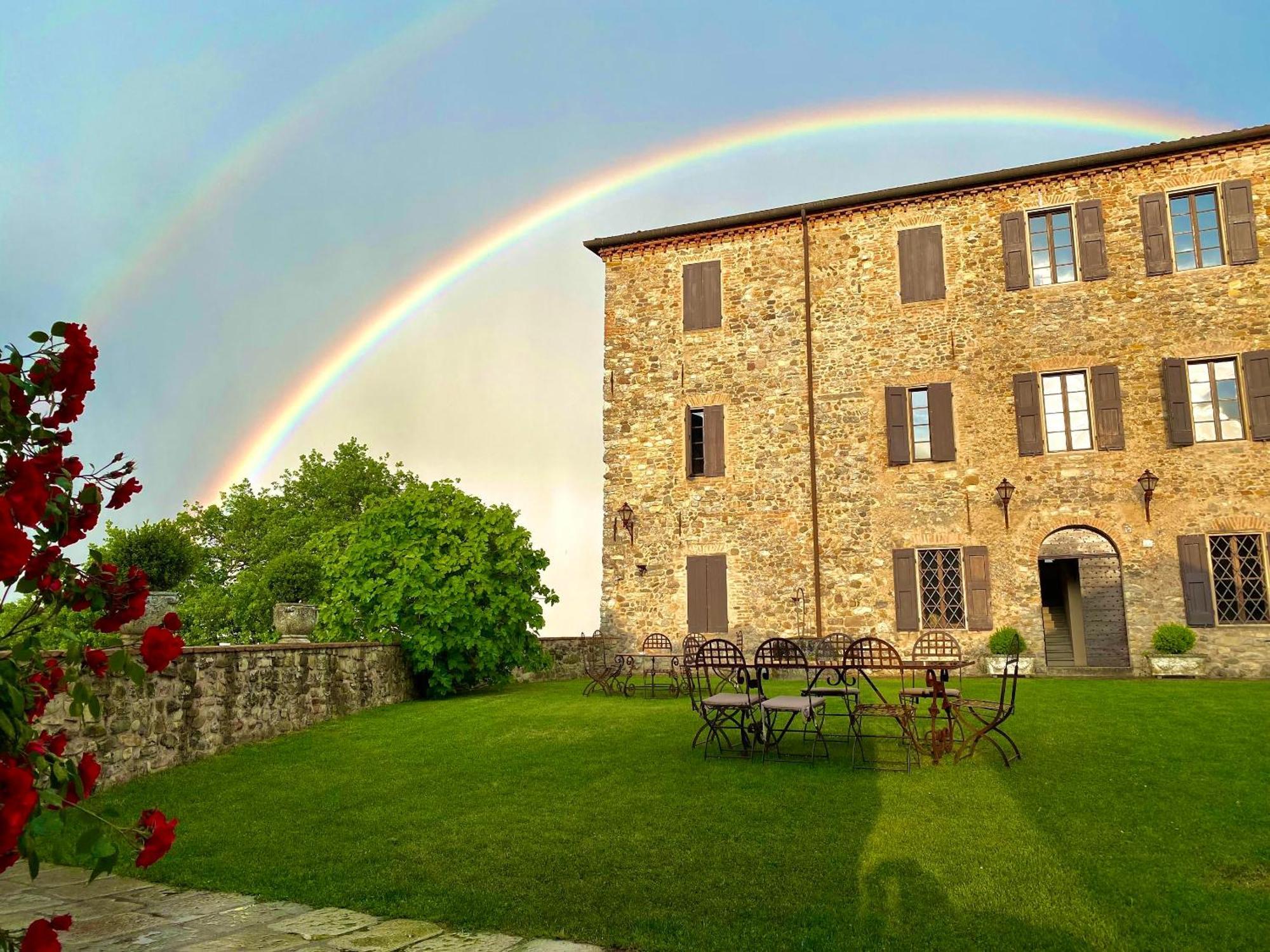 Вилла Castello Di Viano Экстерьер фото